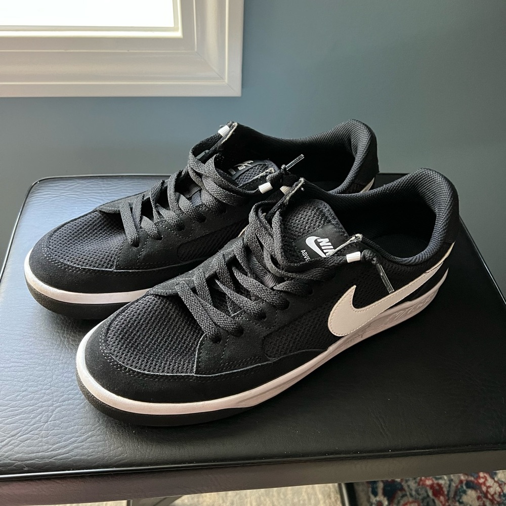 Black Nike SB Adversary size 11 great condition